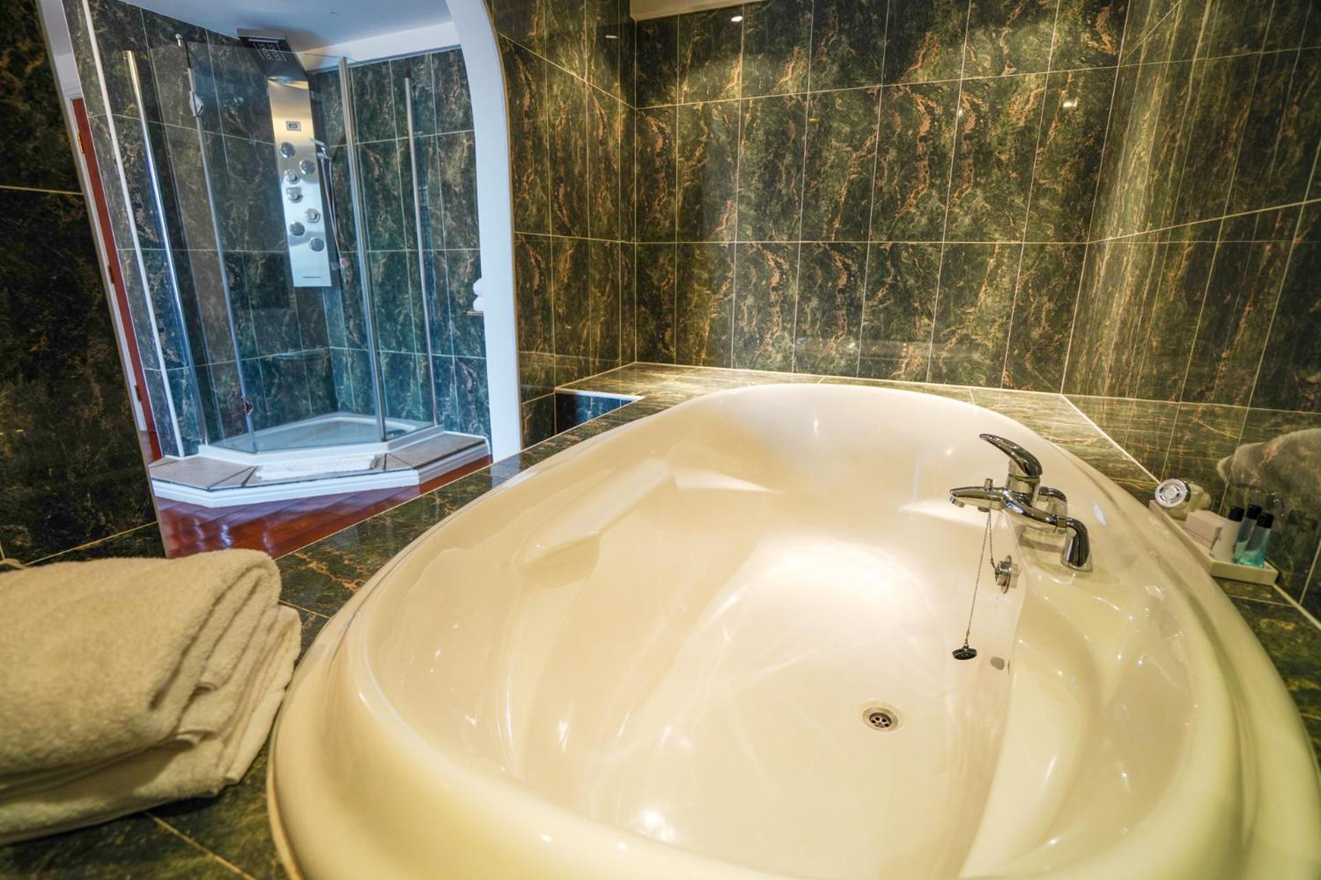 Gomersal Park Hotel & Dream Spa מראה חיצוני תמונה